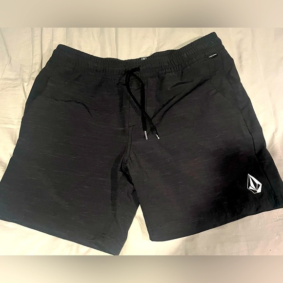 Volcom casual shorts / bathing suit - Picture 1 of 2